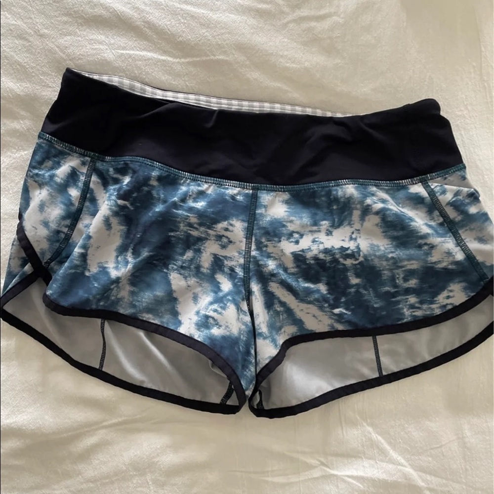 LULULEMON TIE DYE WOMENS SPEED SHORT SIZE 6